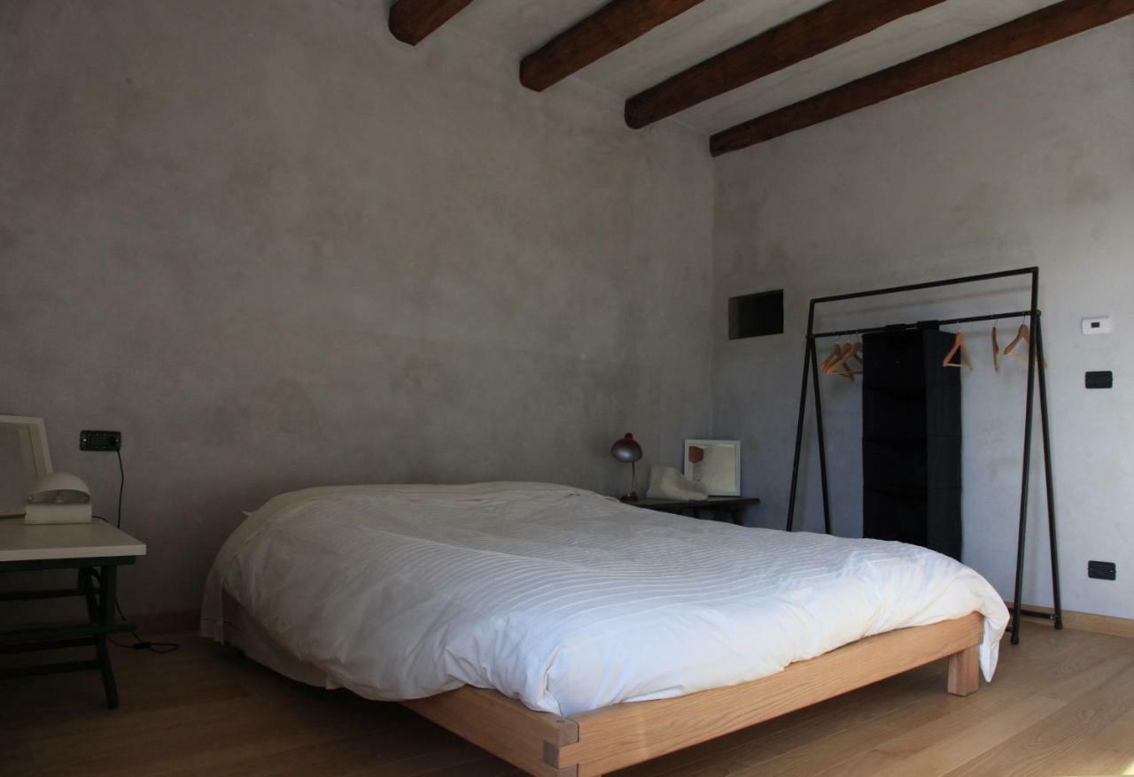B&B Acaso セッラルンガ・ダルバ 部屋 写真